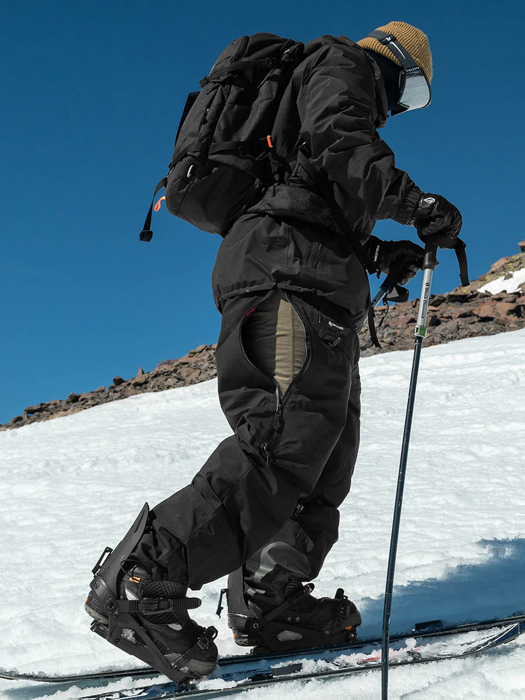 【新品】VOLCOM 3L GORE BIB OVERHAULER Lサイズ VOLCOM ボルコム ウェア 3L GORE-TEX BIB OVERHAULER 23-24(2024